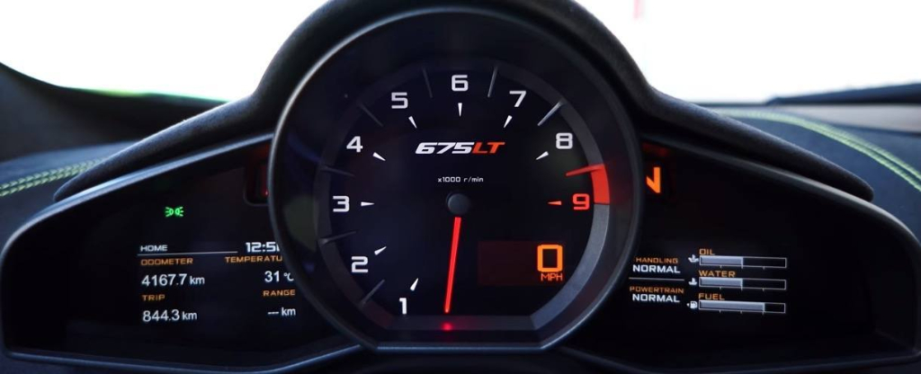 McLaren 675LT sur circuit