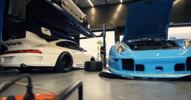 porsche_911_garage_bangkok_thailande_1