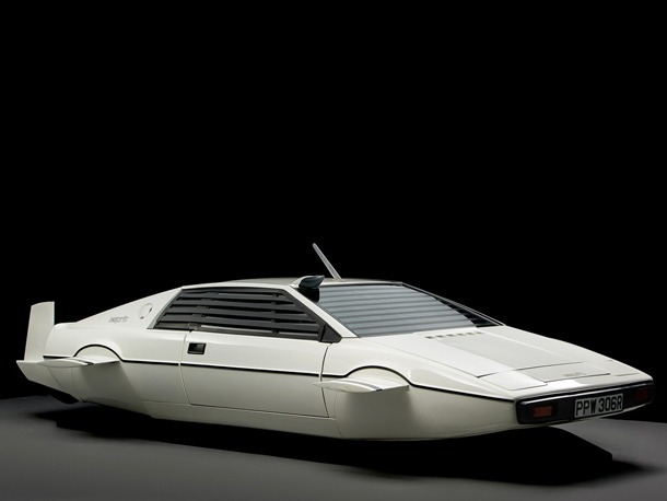 Lotus_Esprit_James_Bond_007_0