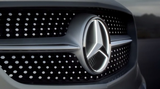 Nouvelle_Mercedes_Benz_Classe_CLA_2