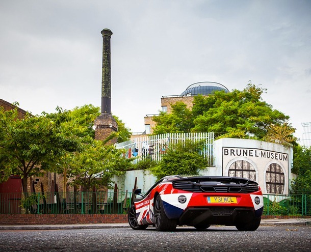 Londres_McLaren_12C_4