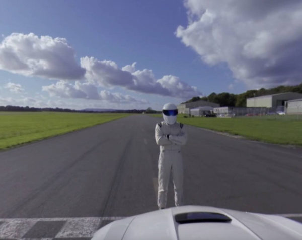 Un tour de circuit Top Gear avec le Stig en 360°