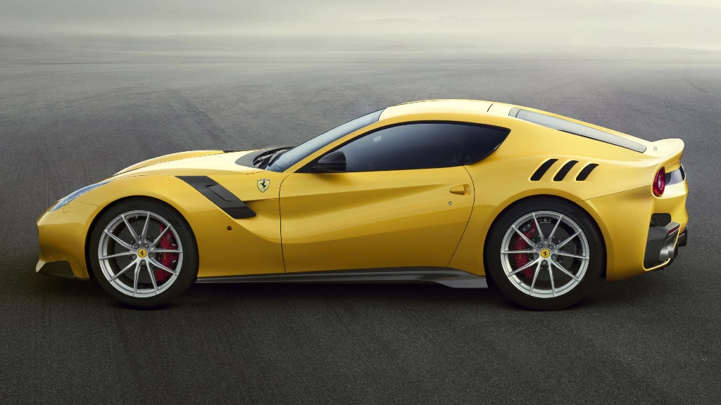 Nouvelle Ferrari F12 TDF