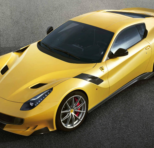 Nouvelle Ferrari F12 TDF