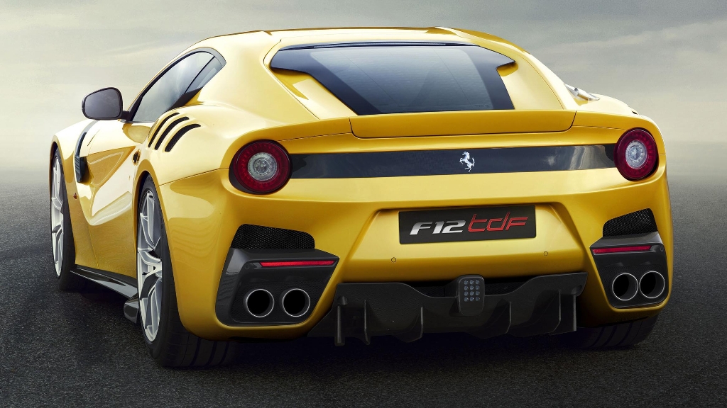 Nouvelle Ferrari F12 TDF