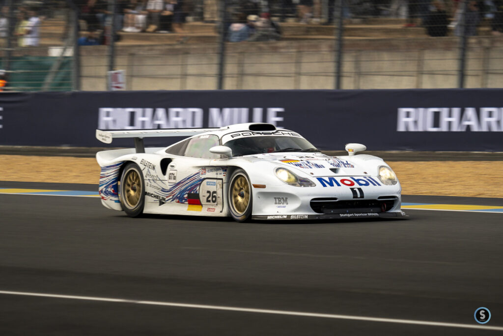 porsche 911 GT1