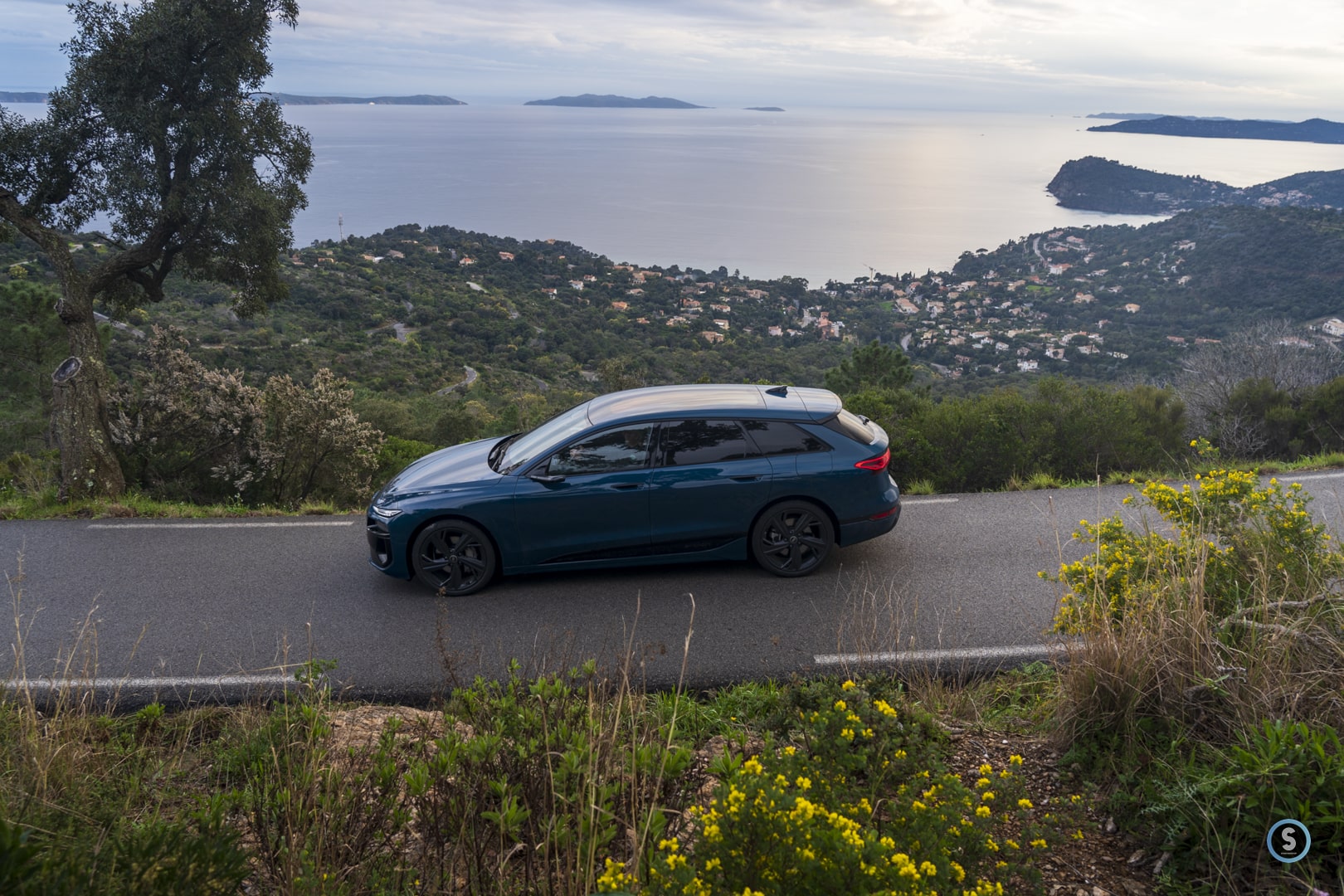 Audi A6 Avant vue mer