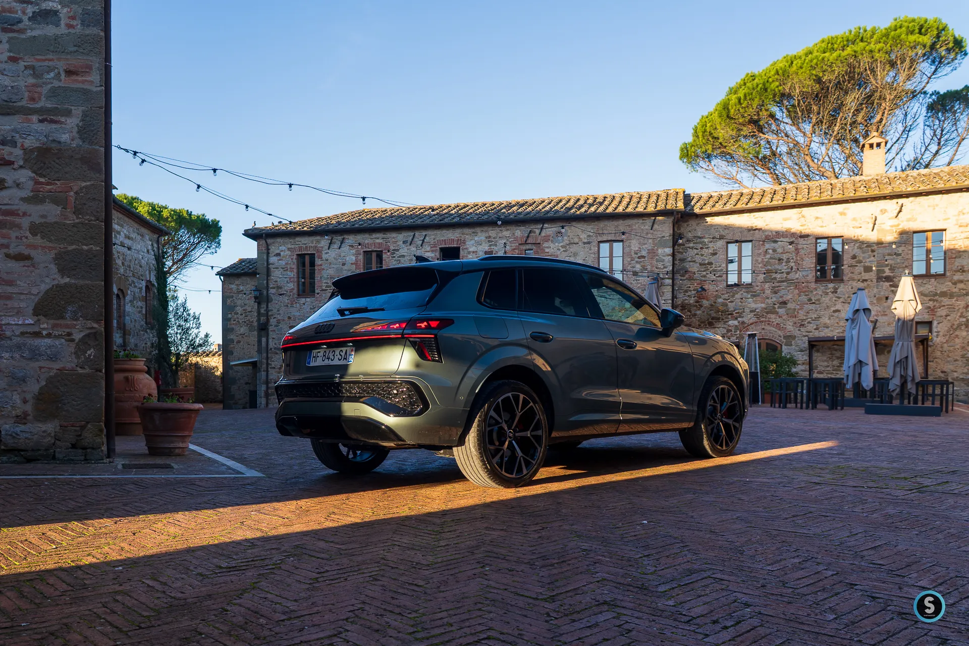 3/4 arrière Audi Q3