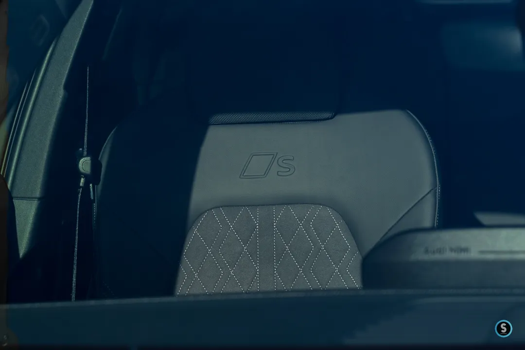 sellerie dinamica et cuir noir