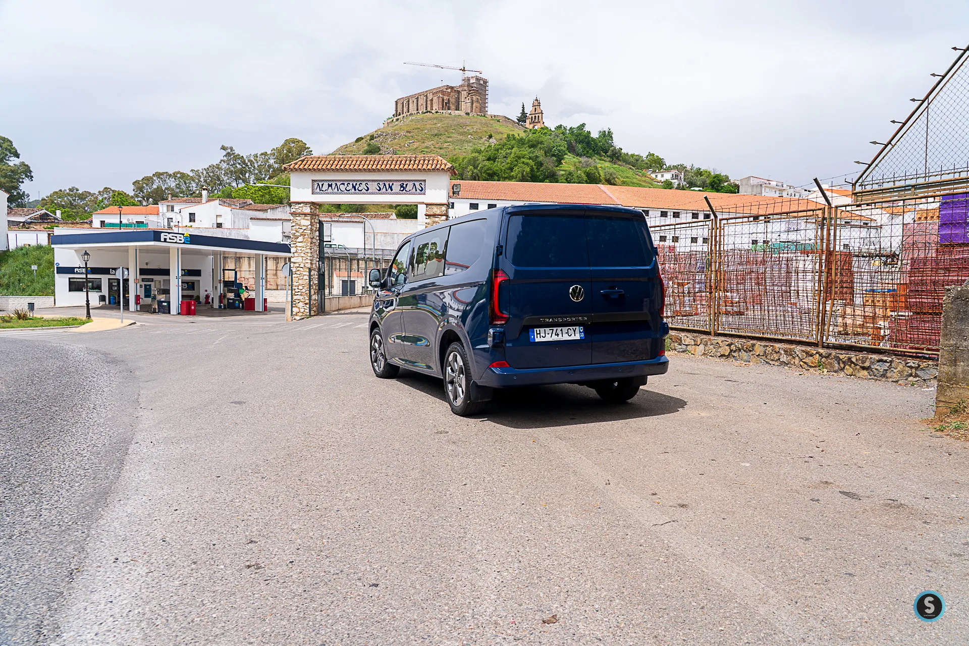 VW Transporter back