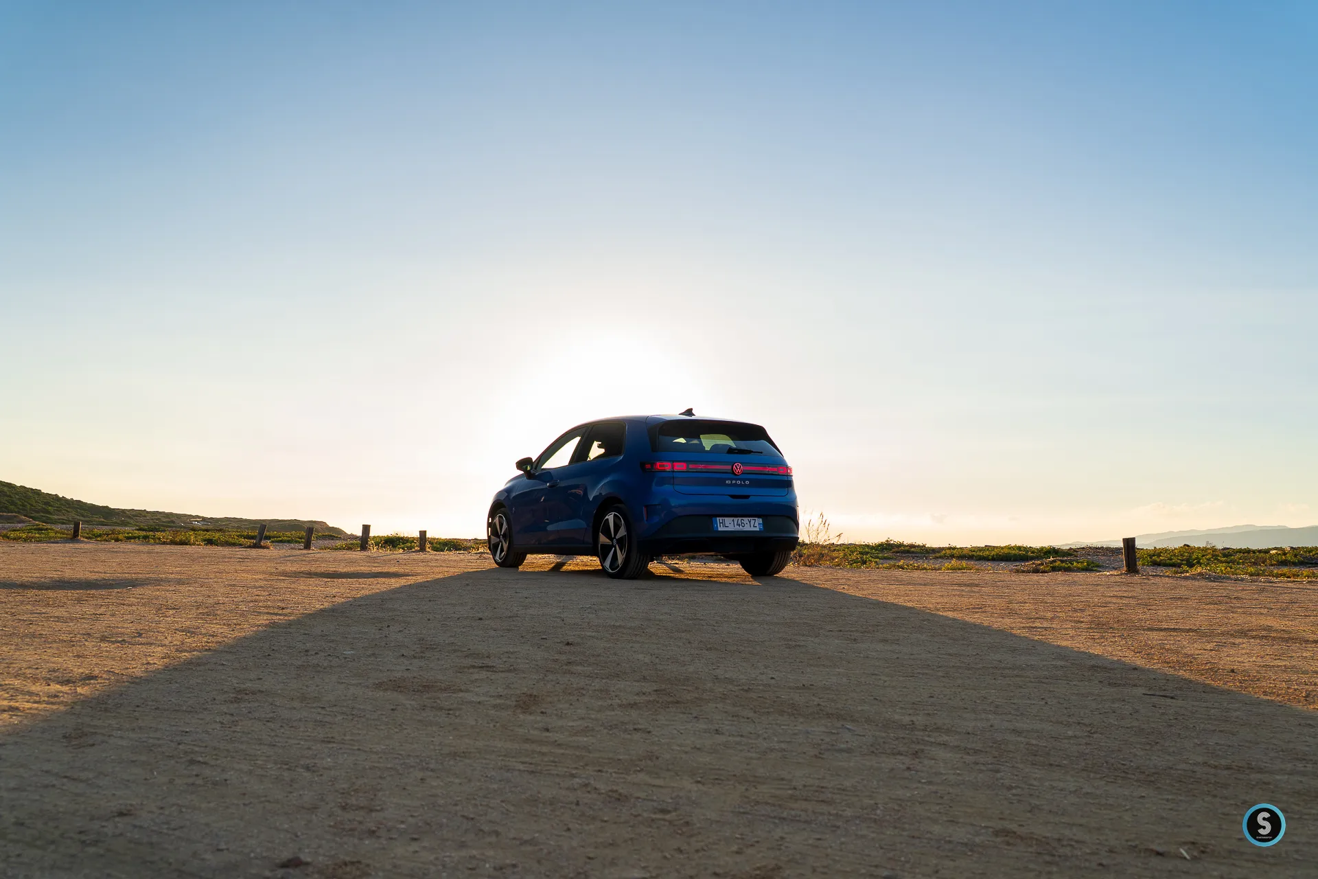 Volkswagen ID. Polo Bleu Céleste contre jour